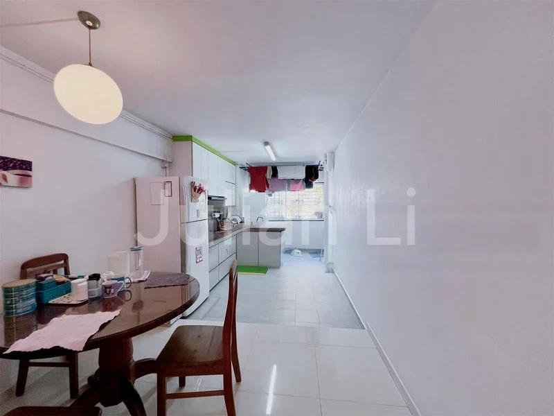 4 Room (4A) HDB for Sale in  316 Clementi Avenue 4 - Image 2