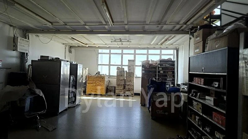 Light Industrial (B1) for Rent: Eldix - Image 5