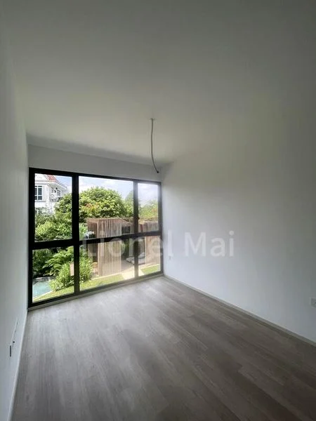 2 Bed Apartment (Condo) for Rent in  The Watergardens At Canberra - Image 5