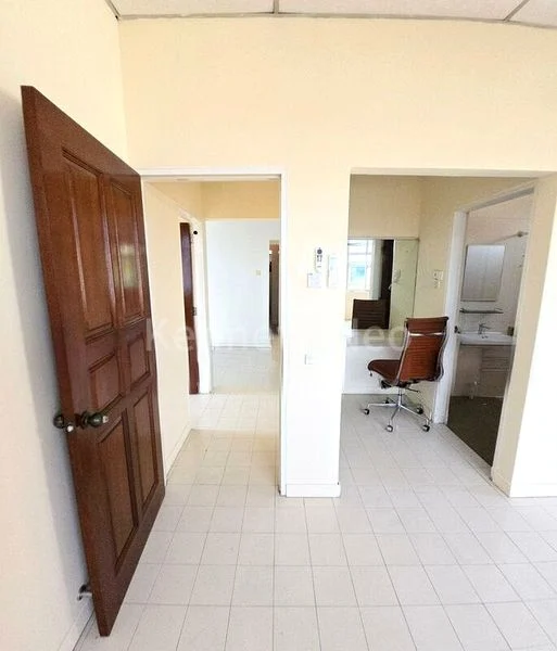5 Bed Bungalow (Landed) for Rent in  Toh Estate - Image 8