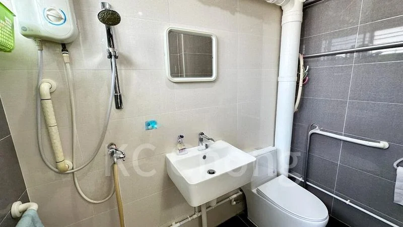 4 Room (4NG) HDB for Sale in  953 Jurong West Street 91 - Image 3