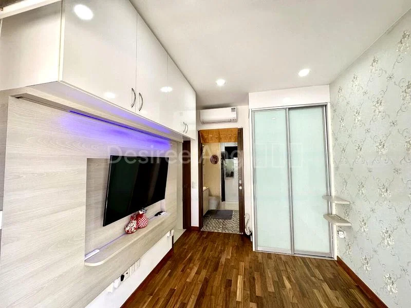 2 Bed Condo for Sale in  Isuites @ Palm - Image 4