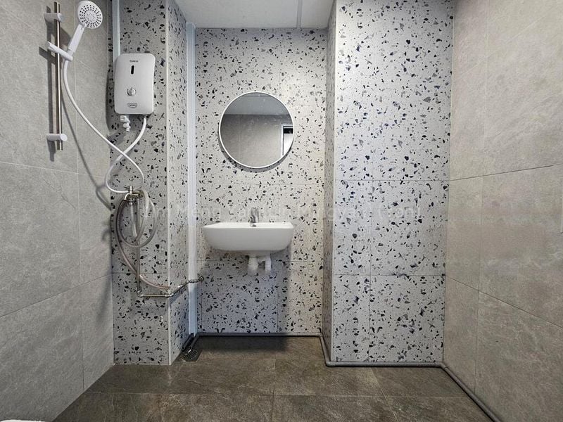 Office for Rent: Midview City - Image 4