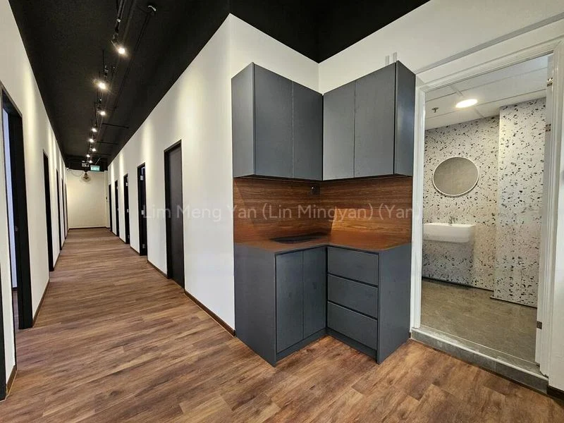 Office for Rent: Midview City - Image 5