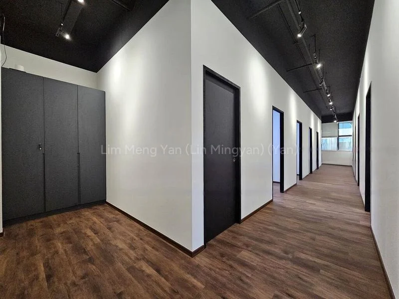 Office for Rent: Midview City - Image 7