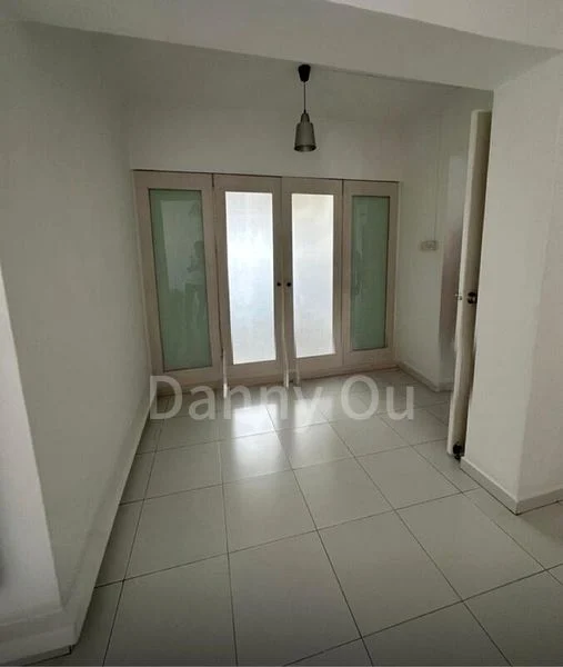 5 Room (5I) HDB for Sale in  112 Rivervale Walk - Image 3