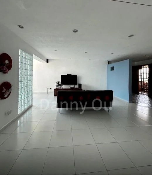 5 Room (5I) HDB for Sale in  112 Rivervale Walk - Image 9