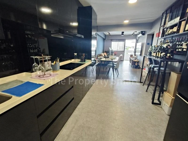 Common Room (HDB) for Rent in  59 Marine Terrace - Image 1