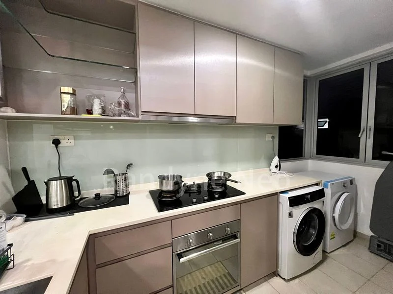 Common Room (Condo) for Rent in  euHabitat - Image 6