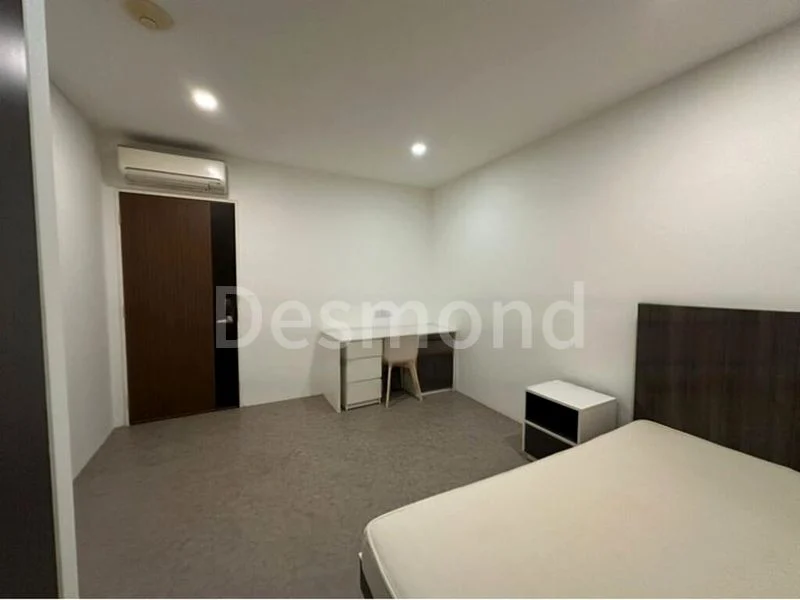 Common Room (Condo) for Rent in  Petain Road/Tyrwhitt Road Conservation Area - Image 1