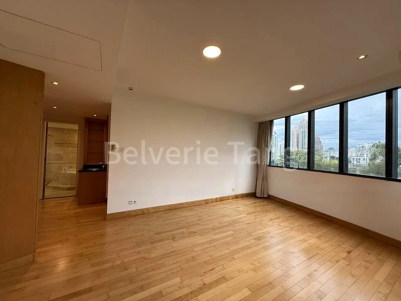 4 Bed Condo for Rent in  Grange 70 - Image 4