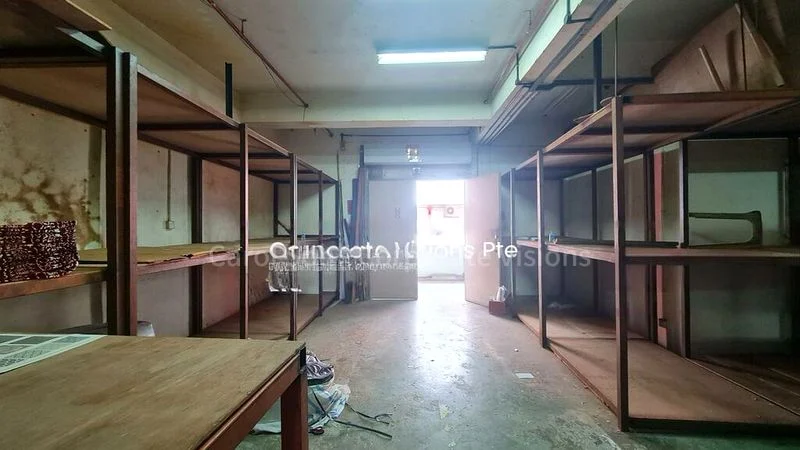 Light Industrial (B1) for Rent: Gordon Industrial Building - Image 2