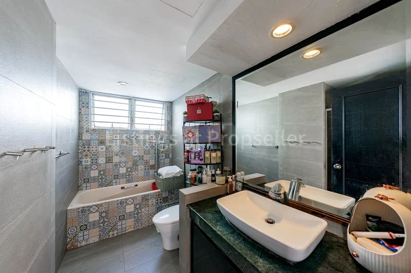 3 Bed Executive Condo for Sale in Northoaks - Image 7