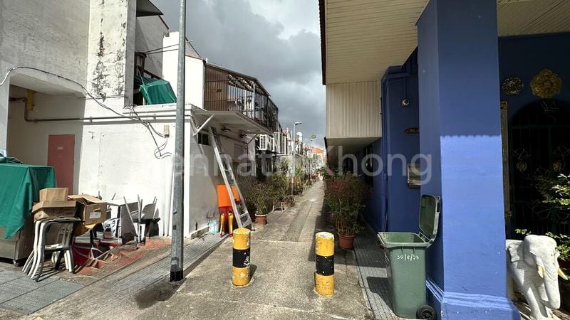 Shop / Shophouse for Rent: Shophouse on Geylang Lorong 40 - Image 1
