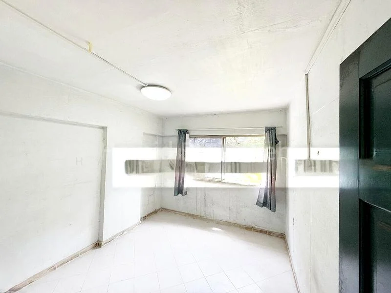 4 Room (4A) HDB for Sale in 431 Jurong West Avenue 1 - Image 4