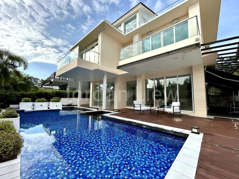 7 Bed Bungalow (Landed) for Sale in  Paradise Island - Image 1