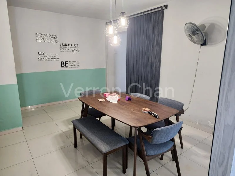 Executive HDB for Sale in  137 Rivervale Street - Image 1