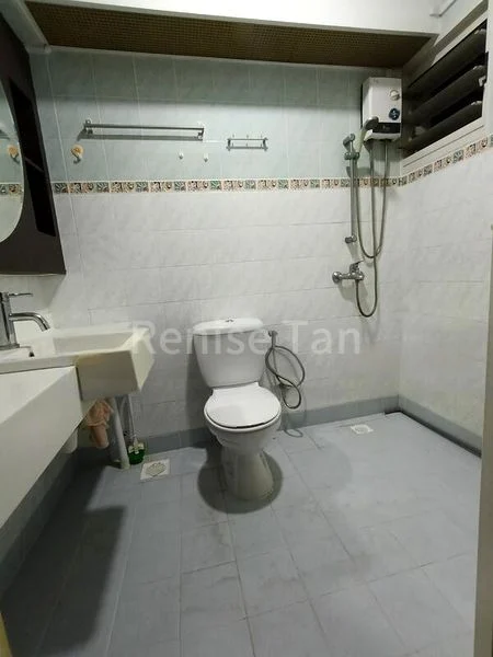 Master Room (HDB) for Rent in  392 Bukit Batok West Avenue 5 - Image 3