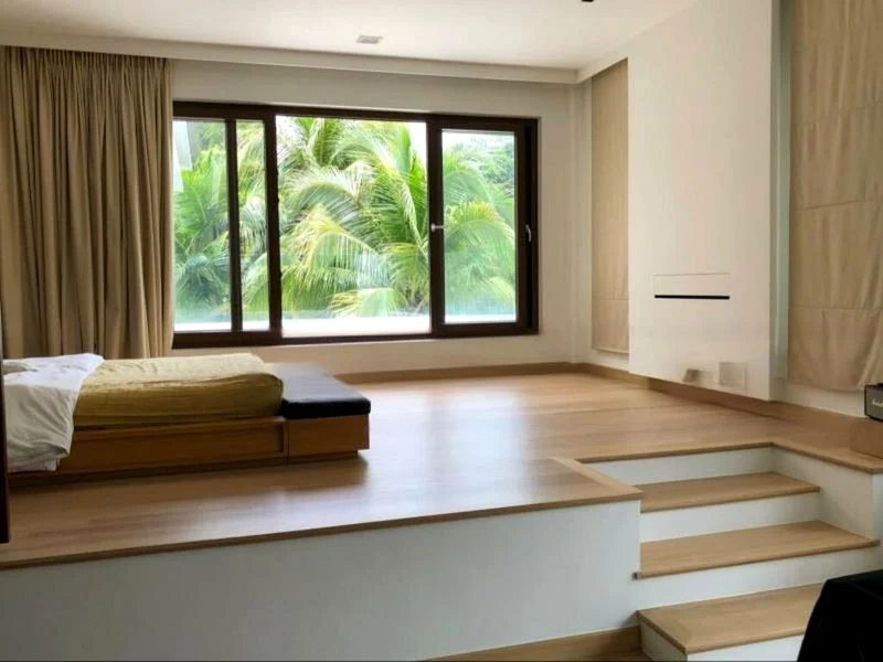 7 Bed Bungalow (Landed) for Sale in  Linden Drive - Image 1