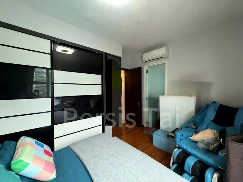 3 Bed Condo for Sale in  Dahlia Park Condominium - Image 6