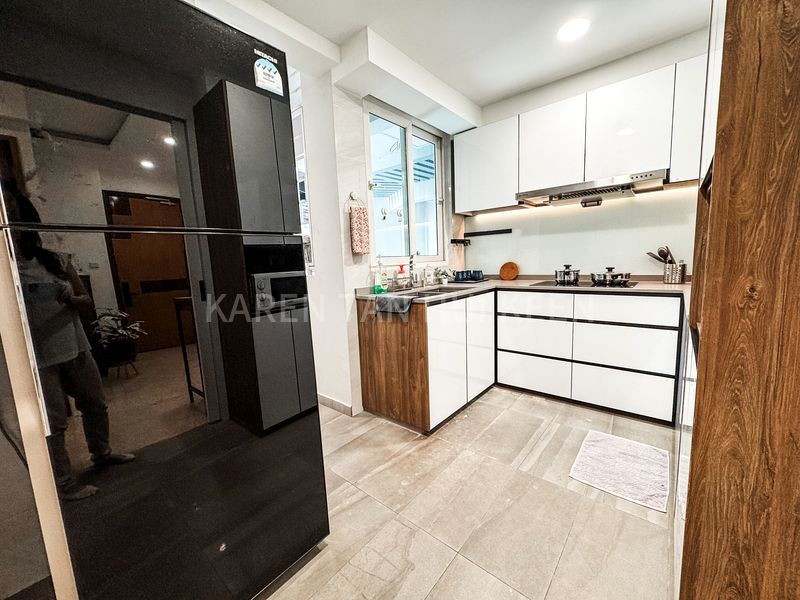 Common Room (Condo) for Rent in  The Warren - Image 3