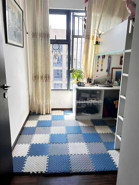 3 Bed Executive Condo for Rent in  The Brownstone - Image 2