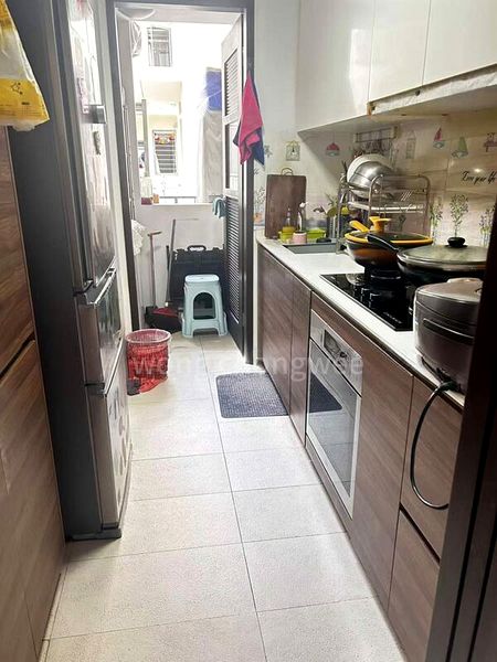 3 Bed Executive Condo for Rent in  The Brownstone - Image 9