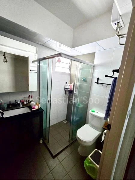 Multi Gen HDB for Rent in  218C Boon Lay Avenue - Image 5