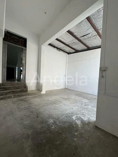 Shop / Shophouse for Rent: Corner Ground Floor Shop in Serangoon area - Image 2