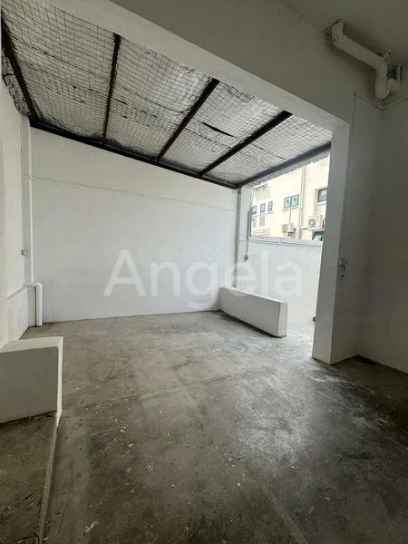 Shop / Shophouse for Rent: Corner Ground Floor Shop in Serangoon area - Image 3