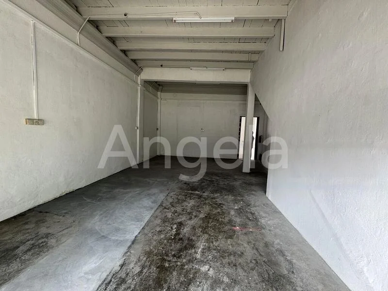 Shop / Shophouse for Rent: Corner Ground Floor Shop in Serangoon area - Image 4