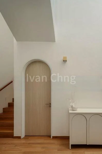 4 Bed Terraced House (Landed) for Sale in  Park East - Image 2