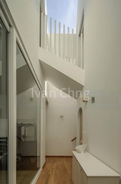 4 Bed Terraced House (Landed) for Sale in  Park East - Image 16