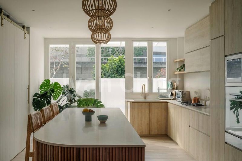 4 Bed Terraced House (Landed) for Sale in  Park East - Image 10