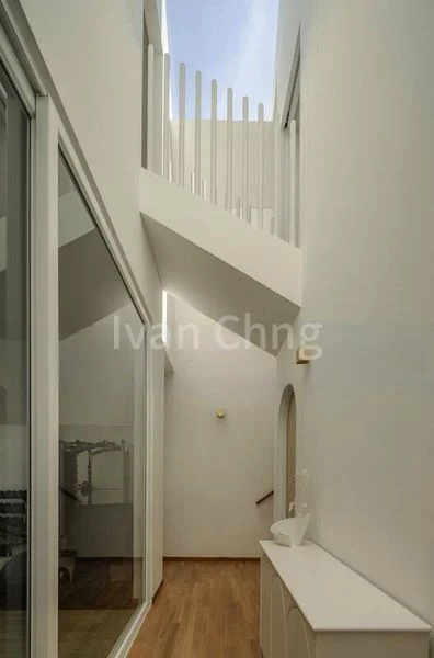 4 Bed Terraced House (Landed) for Sale in  Park East - Image 6