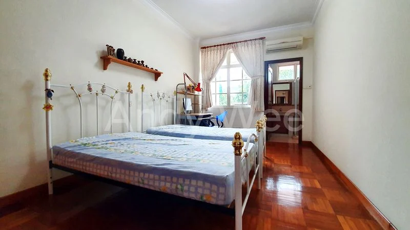 6 Bed Semi-Detached House (Landed) for Sale in  Gerald Drive - Image 7