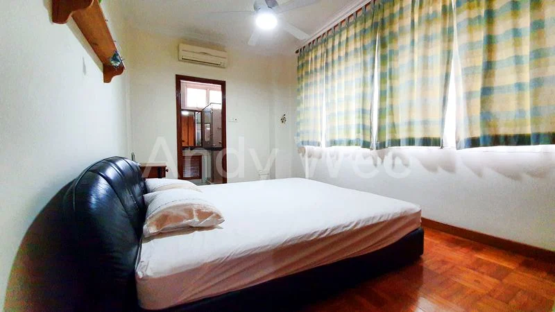 6 Bed Semi-Detached House (Landed) for Sale in  Gerald Drive - Image 1