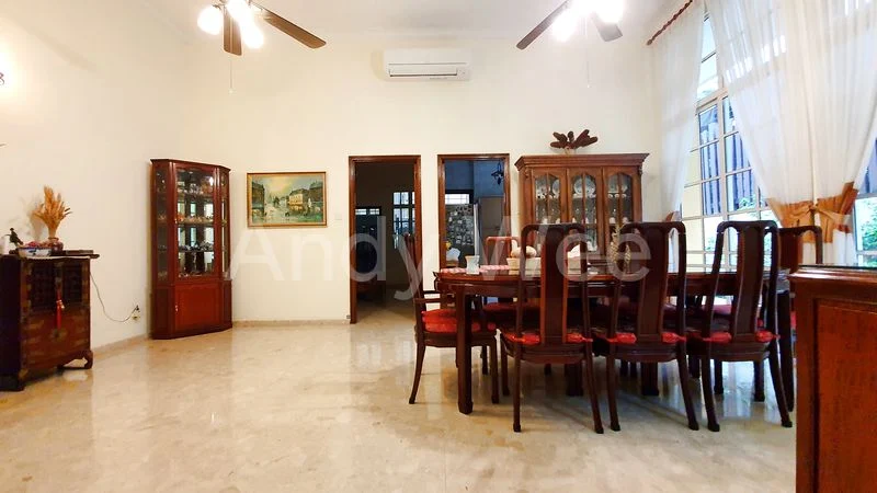 6 Bed Semi-Detached House (Landed) for Sale in  Gerald Drive - Image 4