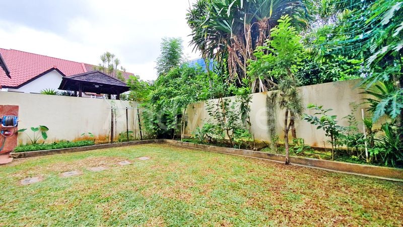 6 Bed Semi-Detached House (Landed) for Sale in  Gerald Drive - Image 2