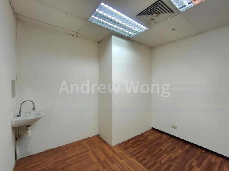 Shop / Shophouse for Rent: Textile Centre - Image 2