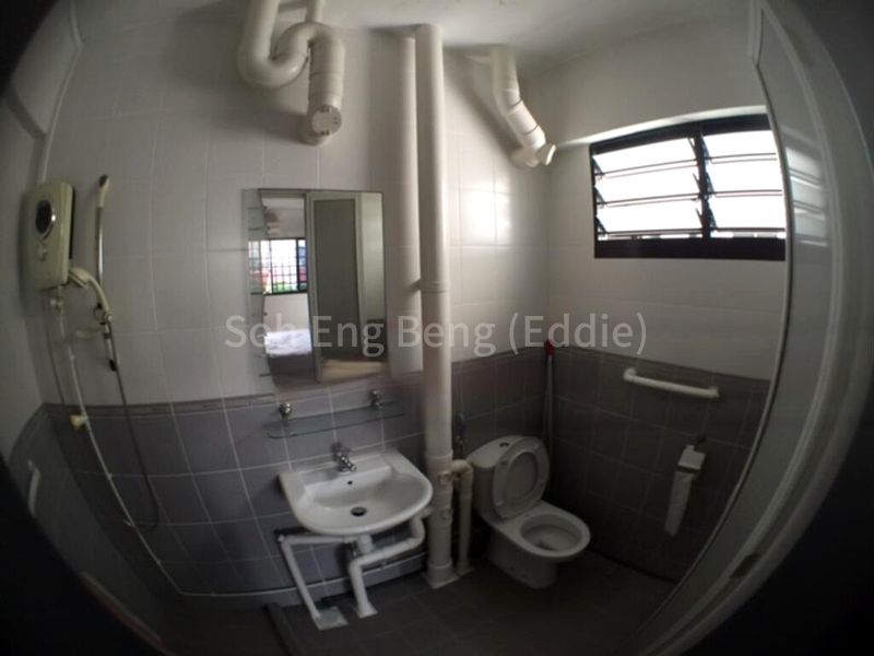 4 Room (4A) HDB for Sale in  172 Bukit Batok West Avenue 8 - Image 5