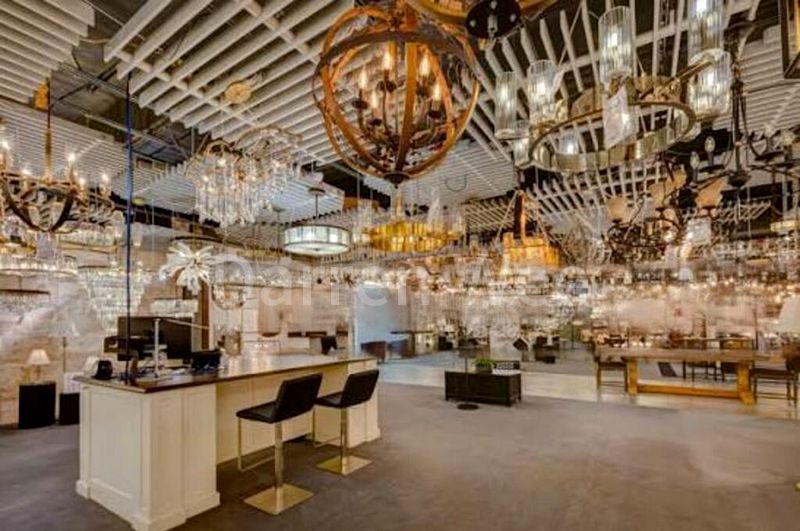 Shop / Shophouse for Rent: ️Showroom / Office️ Prime Central Location - Image 8