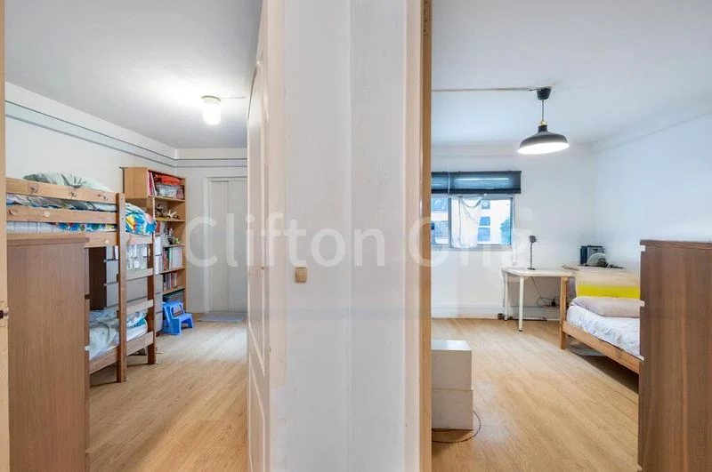 Jumbo HDB for Sale in 339 Woodlands Avenue 1 - Image 9