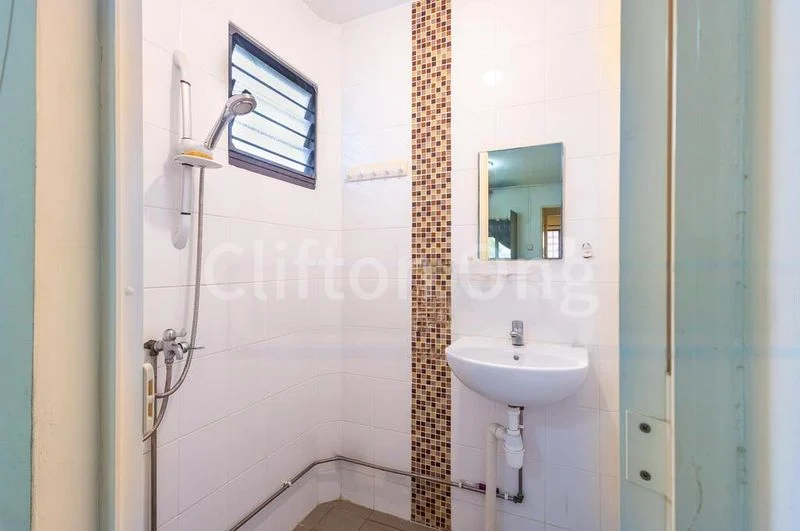 Jumbo HDB for Sale in 339 Woodlands Avenue 1 - Image 17