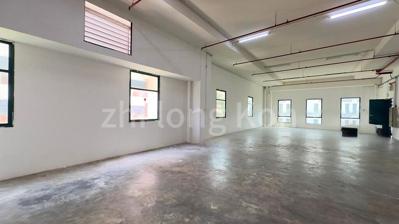 Light Industrial (B1) for Rent: Quartz Industrial Building - Image 4