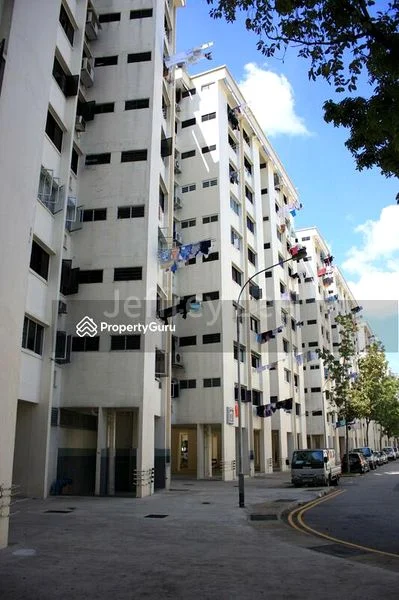 Common Room (HDB) for Rent in 121 Yishun Street 11 - Image 1