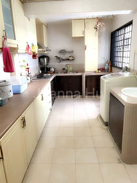 5 Room (5I) HDB for Sale in  227 Jurong East Street 21 - Image 2
