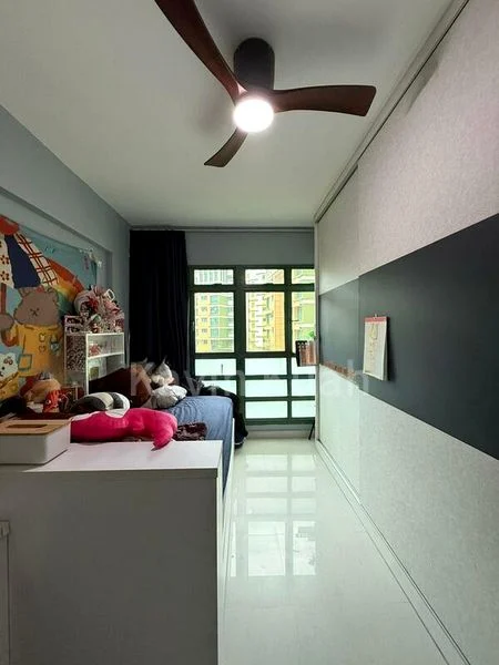 5 Room (5I) HDB for Sale in  687C Woodlands Drive 75 - Image 3