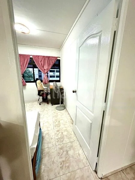 Common Room (HDB) for Rent in  640 Jurong West Street 61 - Image 6