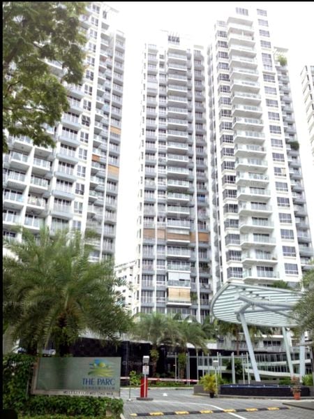 3 Bed Condo for Rent in  The Parc Condominium - Image 3